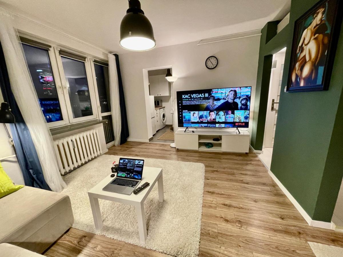 Holiday Metro Fast Wifi Tv'70 Netflix Hbo Appletv Варшава Экстерьер фото
