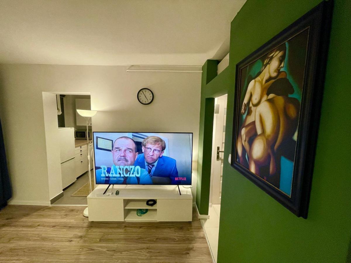 Holiday Metro Fast Wifi Tv'70 Netflix Hbo Appletv Варшава Экстерьер фото