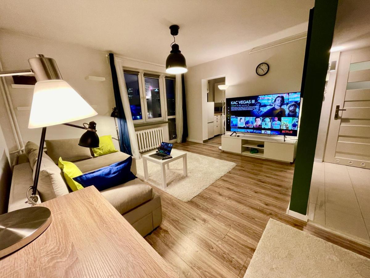 Holiday Metro Fast Wifi Tv'70 Netflix Hbo Appletv Варшава Экстерьер фото